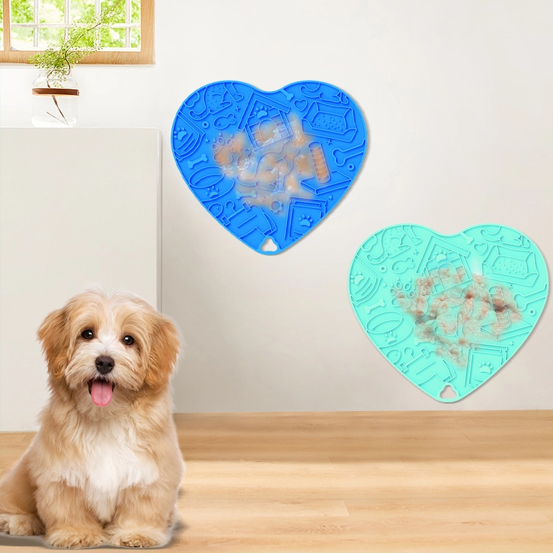 Heart-Shaped Silicone Pet Licking Mat Heart-Shaped Silicone Pet Licking Mat